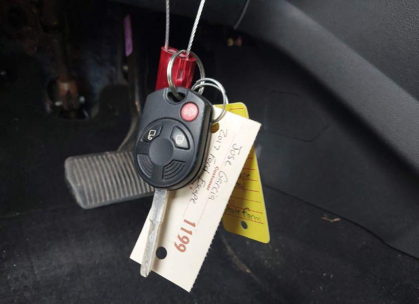 Photo 11 of 2017 Ford Escape SE (VIN 1FMCU0GD5HUC53969)