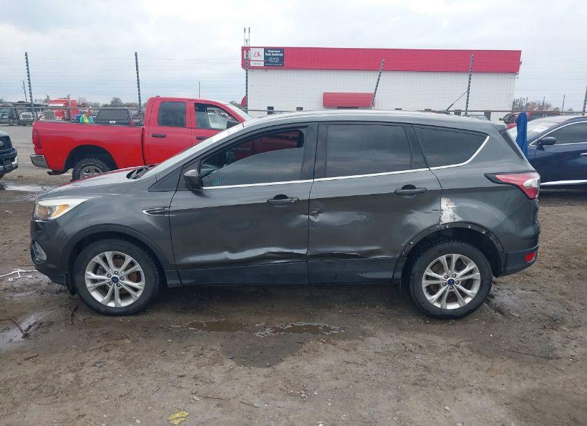Photo 14 of 2017 Ford Escape SE (VIN 1FMCU0GD5HUC53969)