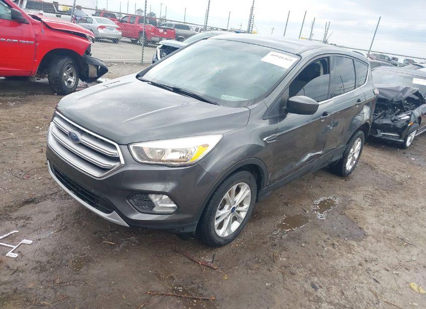Photo 2 of 2017 Ford Escape SE (VIN 1FMCU0GD5HUC53969)