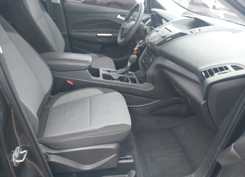 Photo 5 of 2017 Ford Escape SE (VIN 1FMCU0GD5HUC53969)