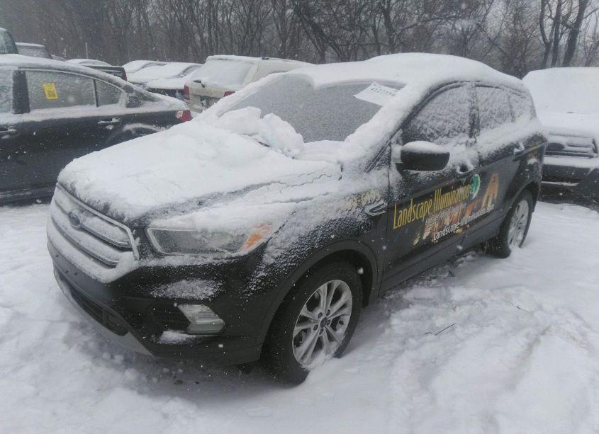 Photo 2 of 2017 Ford Escape SE (VIN 1FMCU0GD5HUC85238)