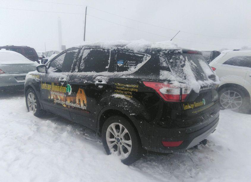 Photo 3 of 2017 Ford Escape SE (VIN 1FMCU0GD5HUC85238)