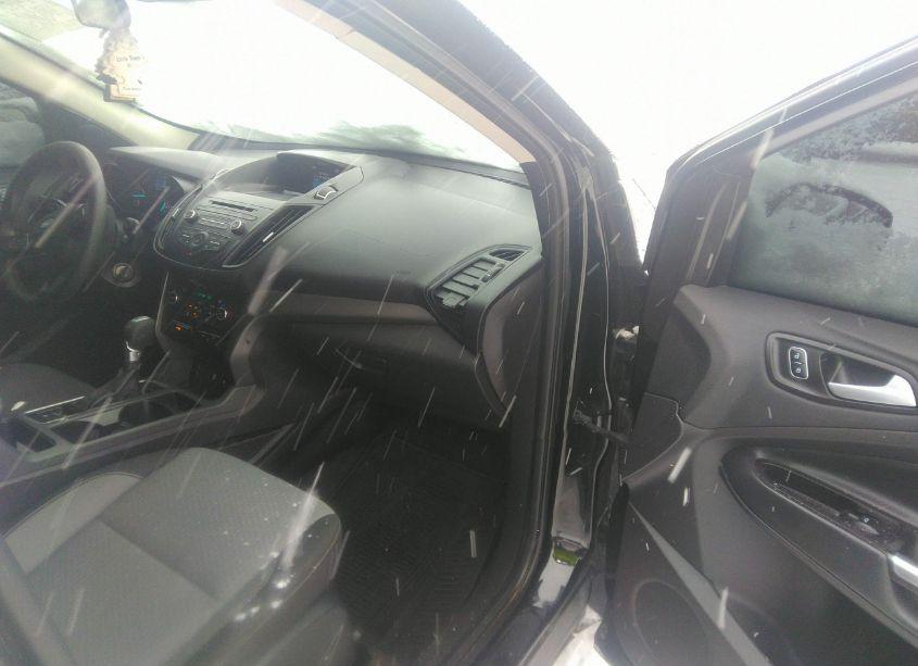 Photo 5 of 2017 Ford Escape SE (VIN 1FMCU0GD5HUC85238)