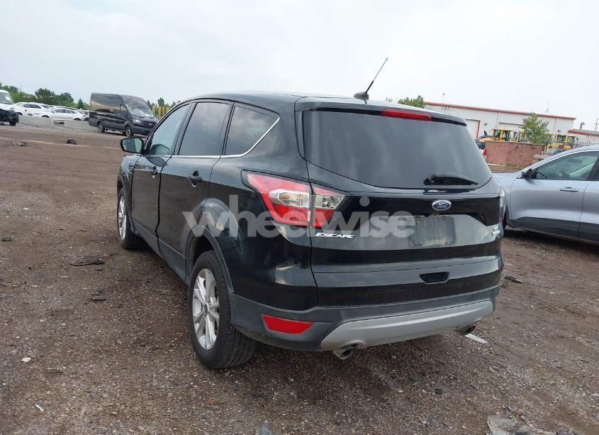 Photo 3 of 2017 Ford Escape SE (VIN 1FMCU0GD5HUC94277)