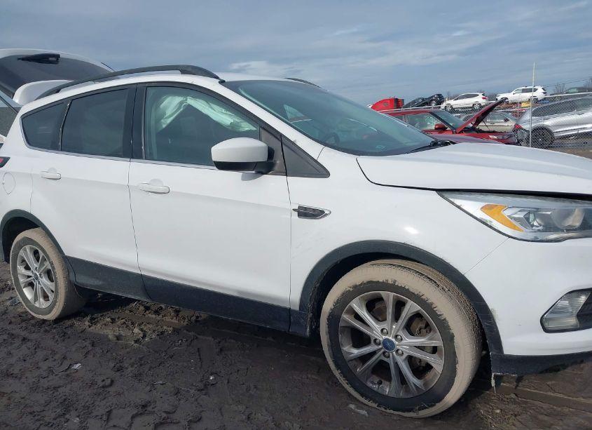 Photo 13 of 2017 Ford Escape SE (VIN 1FMCU0GD5HUD19159)