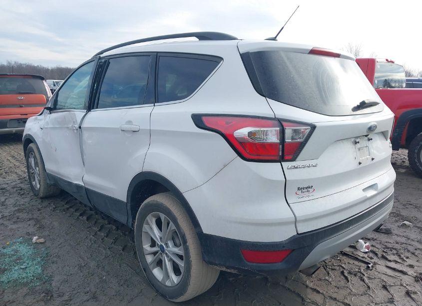 Photo 3 of 2017 Ford Escape SE (VIN 1FMCU0GD5HUD19159)