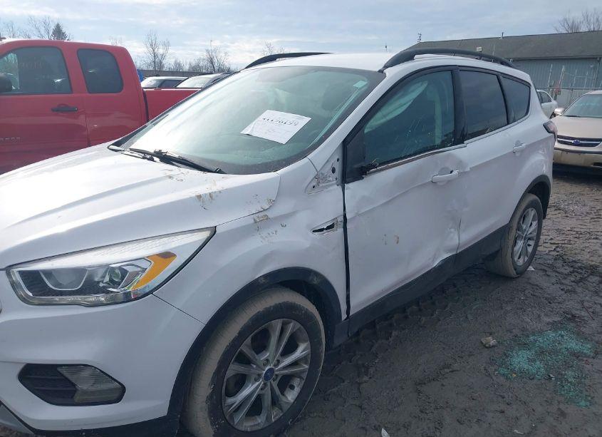 Photo 6 of 2017 Ford Escape SE (VIN 1FMCU0GD5HUD19159)