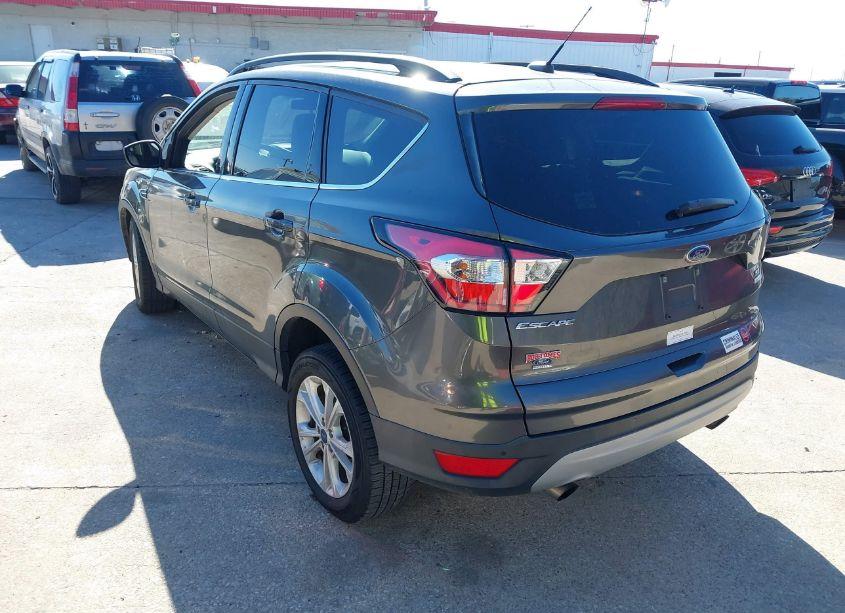 Photo 3 of 2017 Ford Escape SE (VIN 1FMCU0GD5HUD26810)
