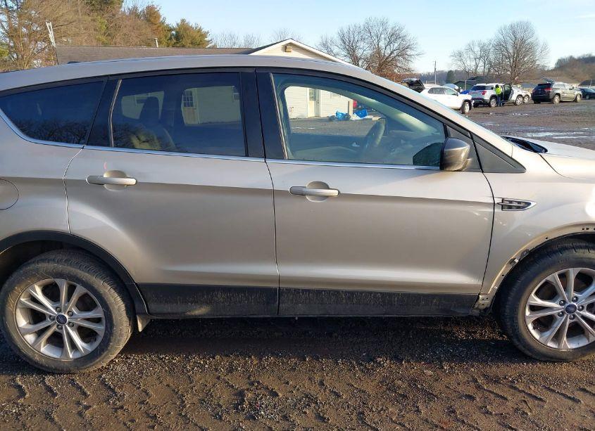 Photo 14 of 2017 Ford Escape SE (VIN 1FMCU0GD5HUE88680)