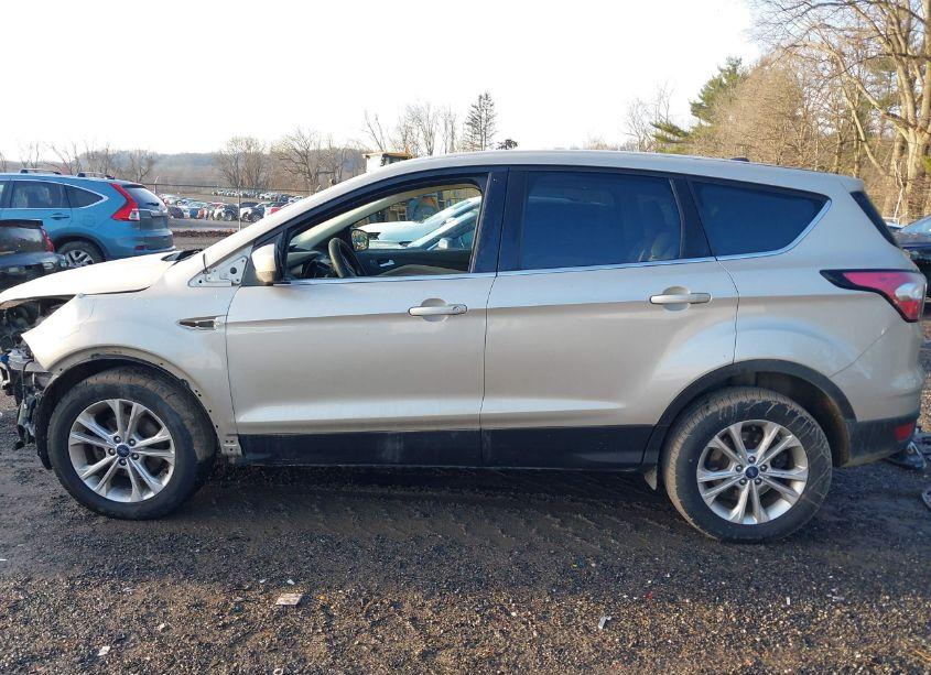 Photo 15 of 2017 Ford Escape SE (VIN 1FMCU0GD5HUE88680)