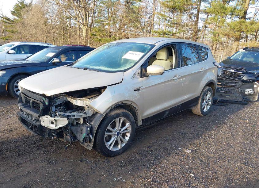 Photo 2 of 2017 Ford Escape SE (VIN 1FMCU0GD5HUE88680)