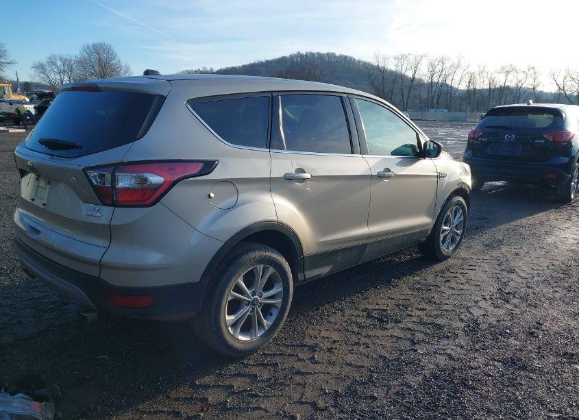 Photo 4 of 2017 Ford Escape SE (VIN 1FMCU0GD5HUE88680)
