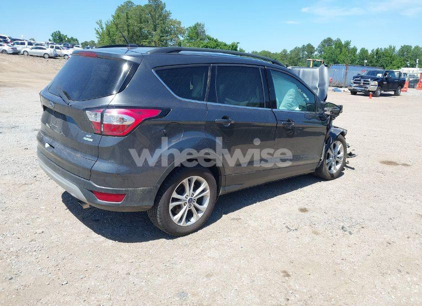Photo 4 of 2017 Ford Escape SE (VIN 1FMCU0GD5HUE92261)