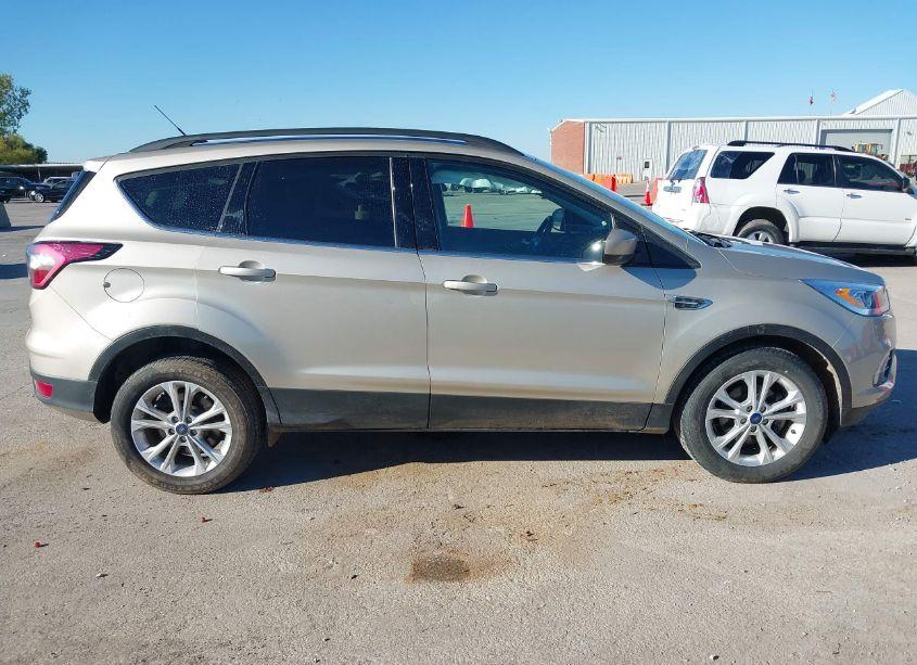 Photo 13 of 2017 Ford Escape SE (VIN 1FMCU0GD5HUF06322)