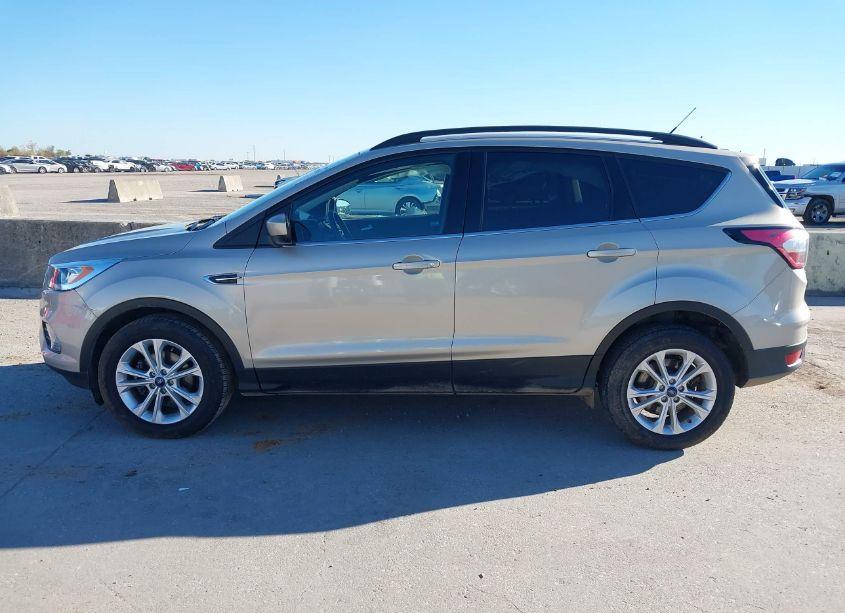 Photo 14 of 2017 Ford Escape SE (VIN 1FMCU0GD5HUF06322)