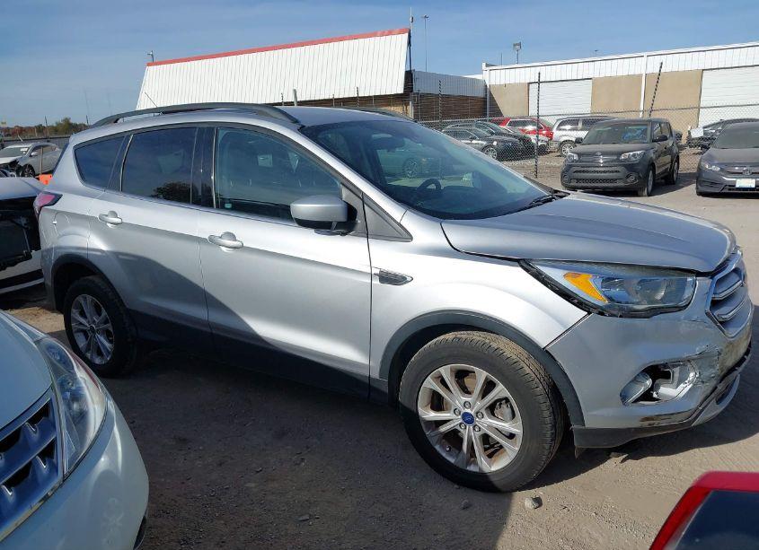 Photo 13 of 2018 Ford Escape SE (VIN 1FMCU0GD5JUA11205)