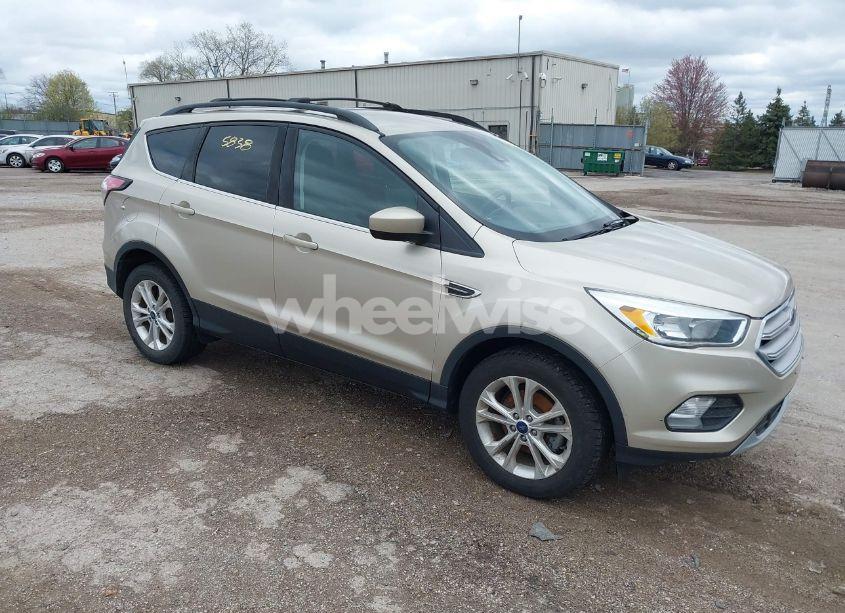 2018 Ford Escape SE (VIN 1FMCU0GD5JUA72876) main photo