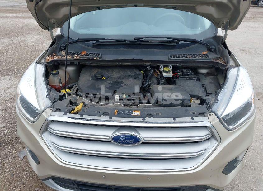 Photo 10 of 2018 Ford Escape SE (VIN 1FMCU0GD5JUA72876)