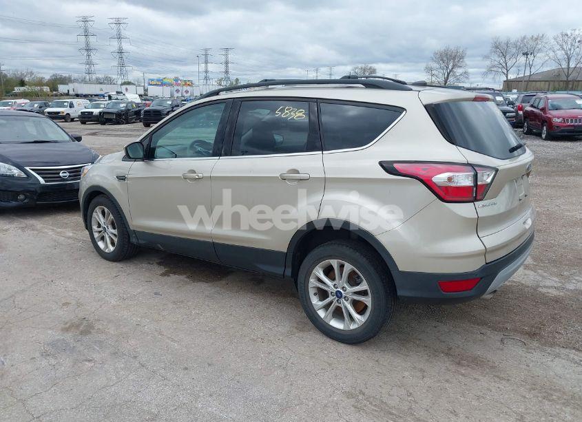 Photo 3 of 2018 Ford Escape SE (VIN 1FMCU0GD5JUA72876)