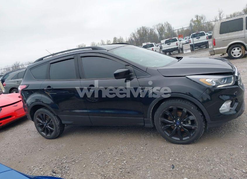 Photo 13 of 2018 Ford Escape SE (VIN 1FMCU0GD5JUA81724)