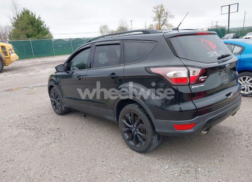 Photo 3 of 2018 Ford Escape SE (VIN 1FMCU0GD5JUA81724)