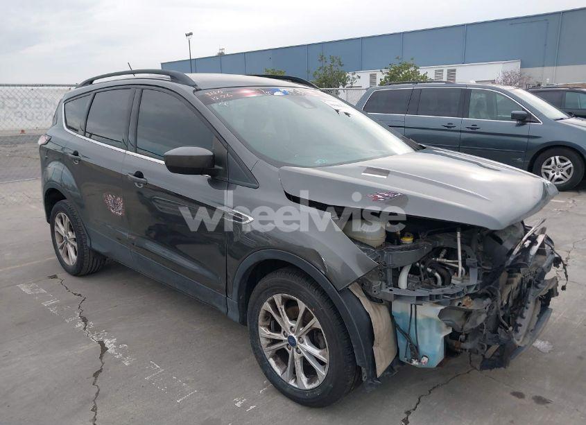 2018 Ford Escape SE (VIN 1FMCU0GD5JUB16052) main photo