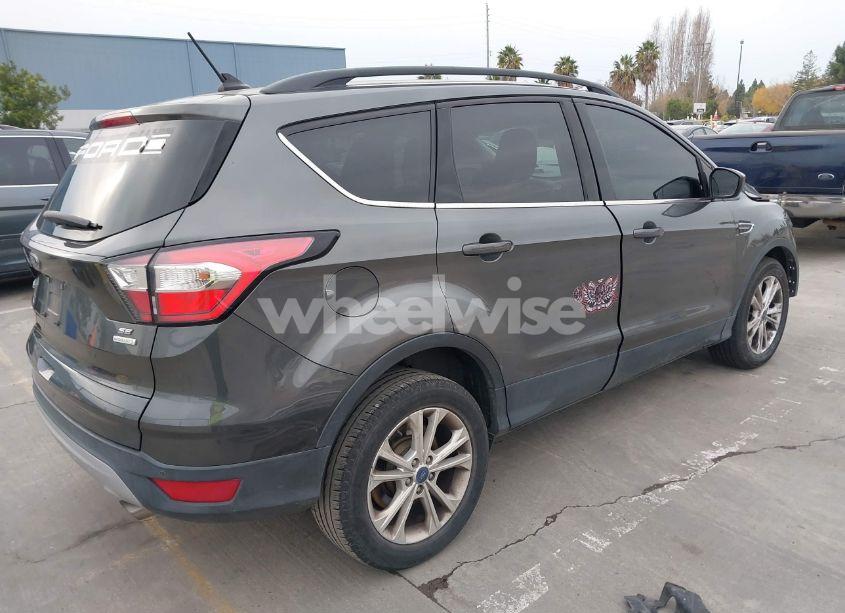 Photo 4 of 2018 Ford Escape SE (VIN 1FMCU0GD5JUB16052)