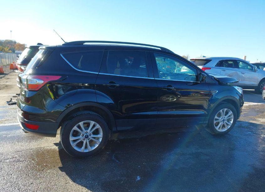 Photo 13 of 2018 Ford Escape SE (VIN 1FMCU0GD5JUB21381)