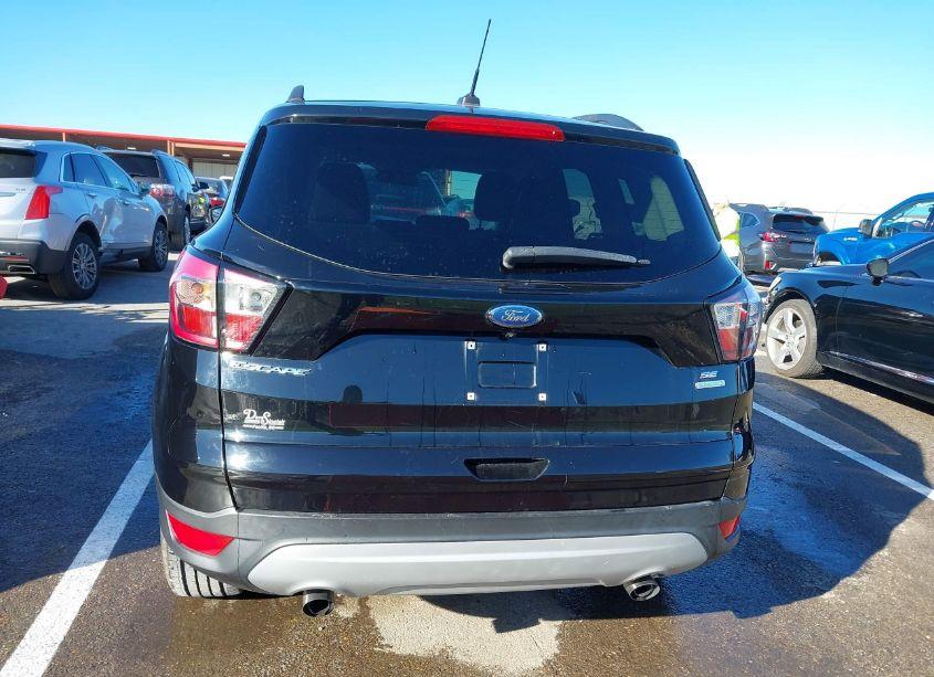 Photo 16 of 2018 Ford Escape SE (VIN 1FMCU0GD5JUB21381)