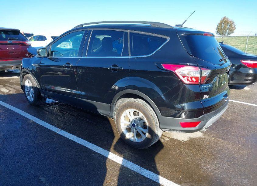 Photo 3 of 2018 Ford Escape SE (VIN 1FMCU0GD5JUB21381)