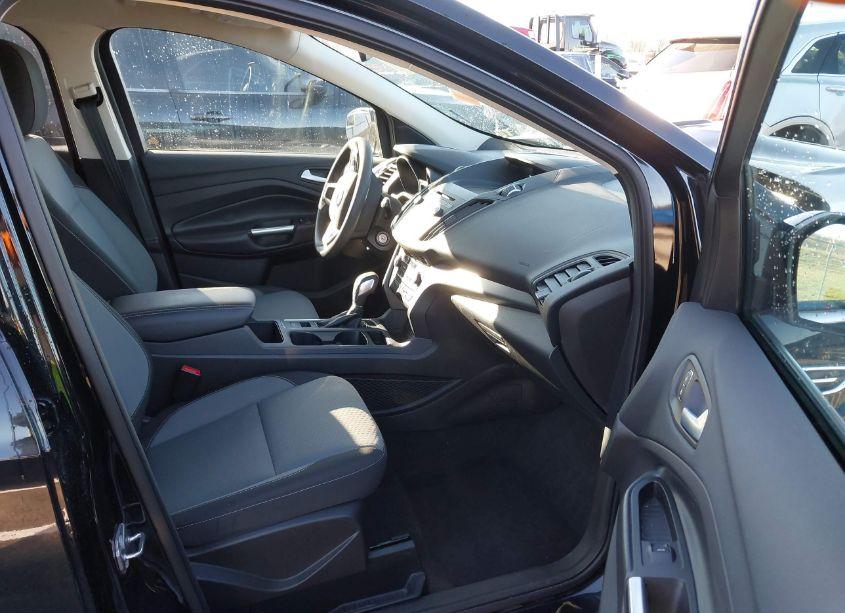 Photo 5 of 2018 Ford Escape SE (VIN 1FMCU0GD5JUB21381)