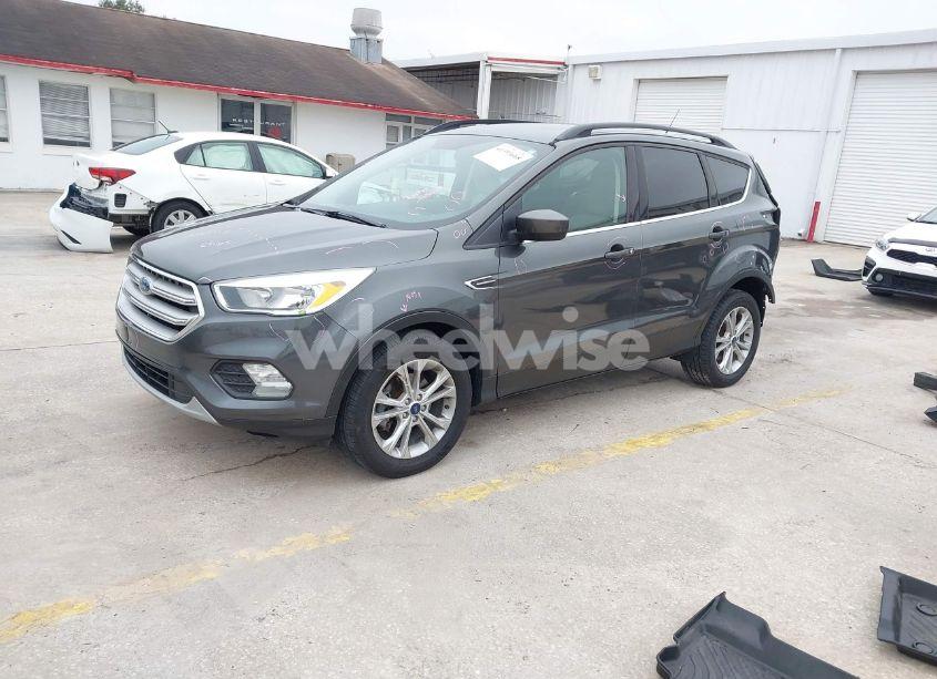 Photo 2 of 2018 Ford Escape SE (VIN 1FMCU0GD5JUB61590)