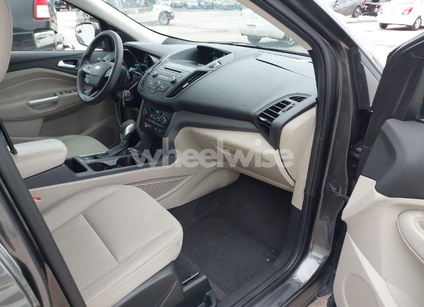 Photo 5 of 2018 Ford Escape SE (VIN 1FMCU0GD5JUB61590)