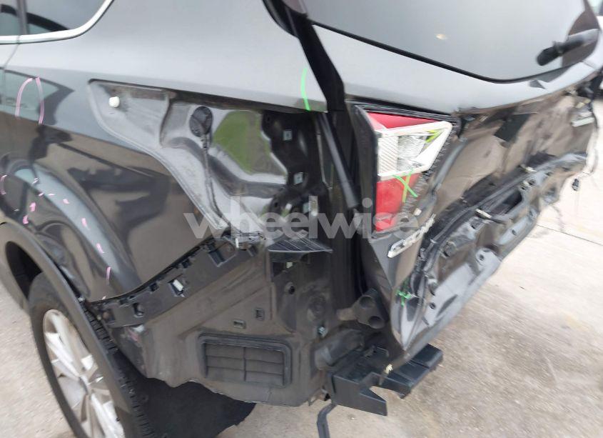 Photo 6 of 2018 Ford Escape SE (VIN 1FMCU0GD5JUB61590)