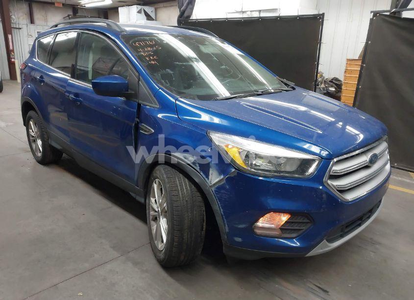 2018 Ford Escape SE (VIN 1FMCU0GD5JUC46820) main photo