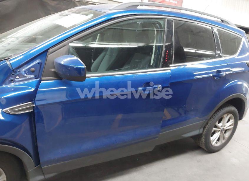 Photo 14 of 2018 Ford Escape SE (VIN 1FMCU0GD5JUC46820)