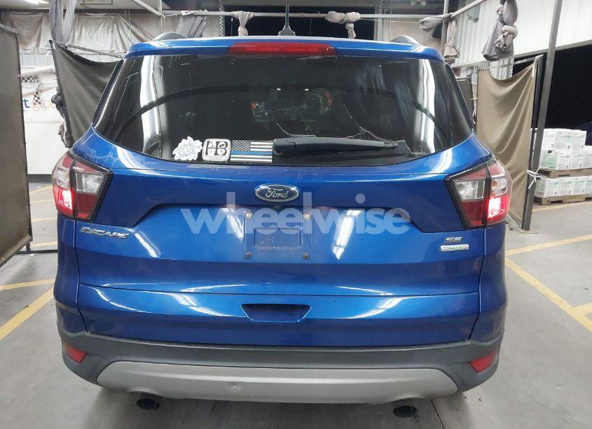 Photo 16 of 2018 Ford Escape SE (VIN 1FMCU0GD5JUC46820)