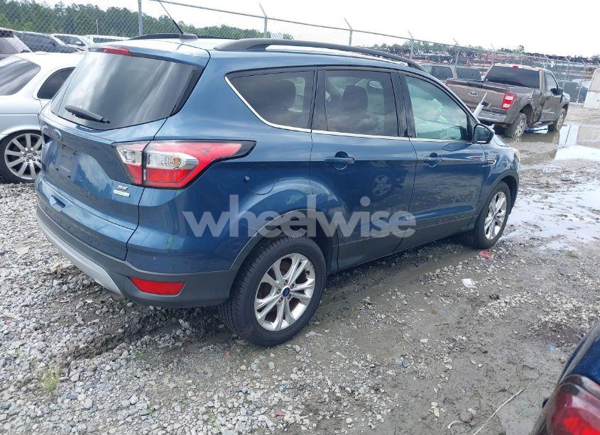 Photo 4 of 2018 Ford Escape SE (VIN 1FMCU0GD5JUC66873)