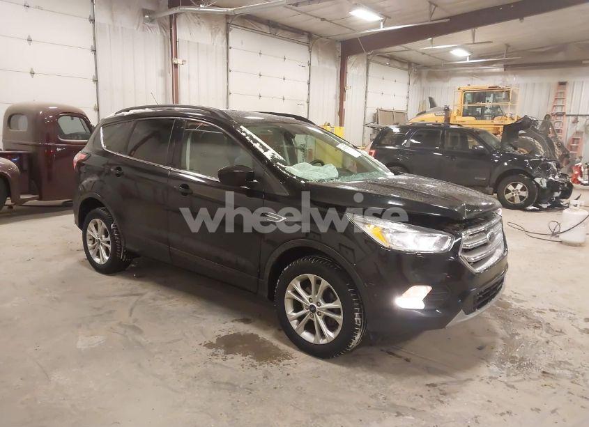 2018 Ford Escape SE (VIN 1FMCU0GD5JUD03551) main photo