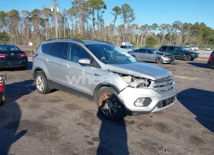 2018 Ford Escape SE (VIN 1FMCU0GD5JUD41412) main photo