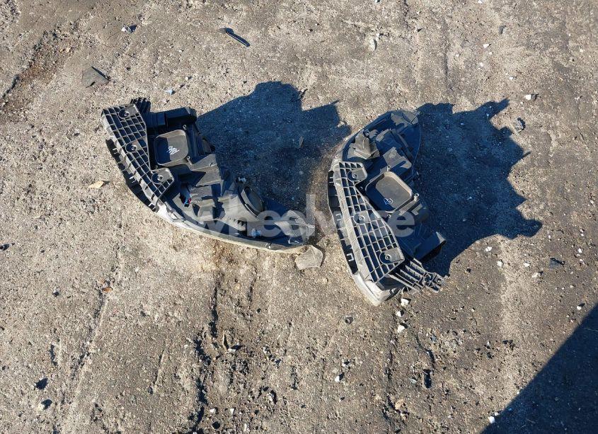 Photo 12 of 2018 Ford Escape SE (VIN 1FMCU0GD5JUD41412)