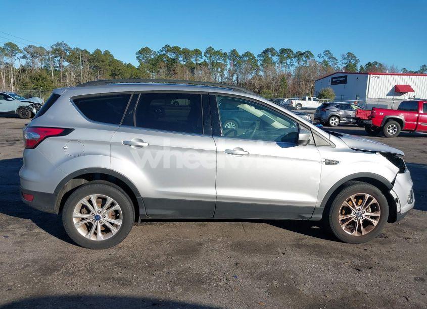Photo 14 of 2018 Ford Escape SE (VIN 1FMCU0GD5JUD41412)