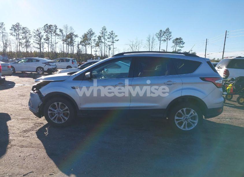 Photo 15 of 2018 Ford Escape SE (VIN 1FMCU0GD5JUD41412)