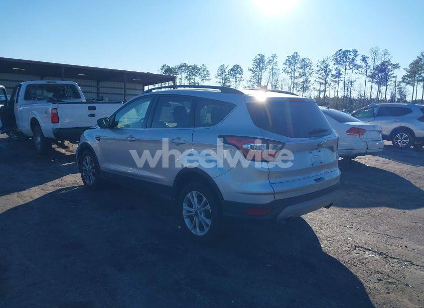 Photo 3 of 2018 Ford Escape SE (VIN 1FMCU0GD5JUD41412)