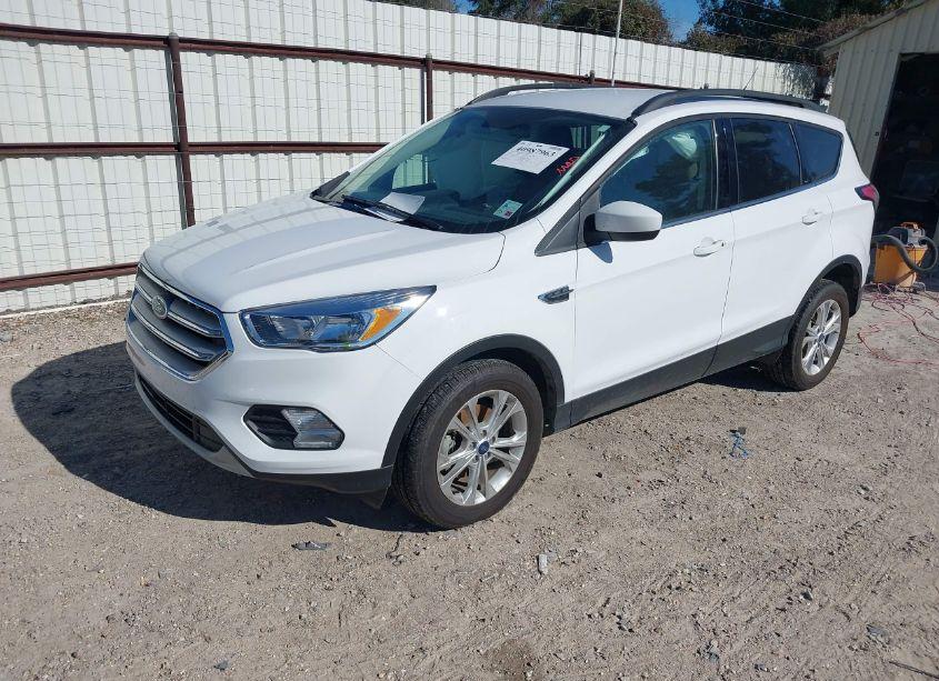 Photo 2 of 2018 Ford Escape SE (VIN 1FMCU0GD5JUD54886)