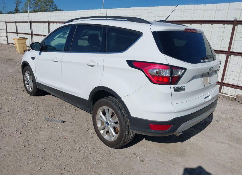 Photo 3 of 2018 Ford Escape SE (VIN 1FMCU0GD5JUD54886)