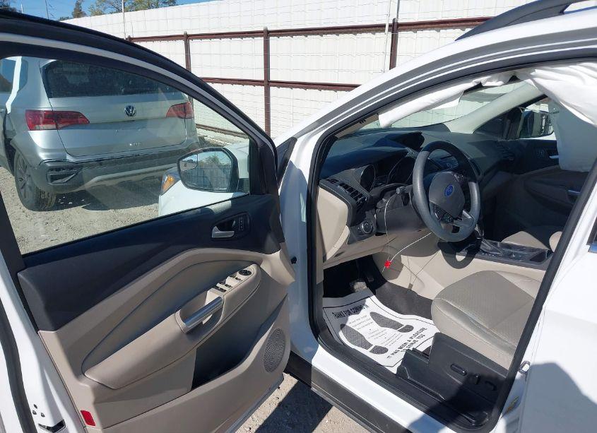 Photo 5 of 2018 Ford Escape SE (VIN 1FMCU0GD5JUD54886)