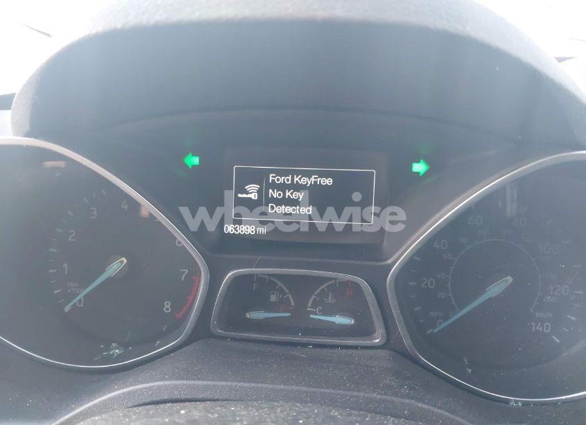 Photo 15 of 2019 Ford Escape SE (VIN 1FMCU0GD5KUA04482)