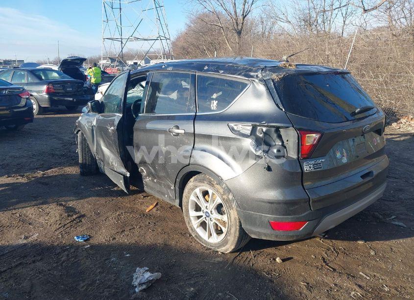 Photo 3 of 2019 Ford Escape SE (VIN 1FMCU0GD5KUA04482)