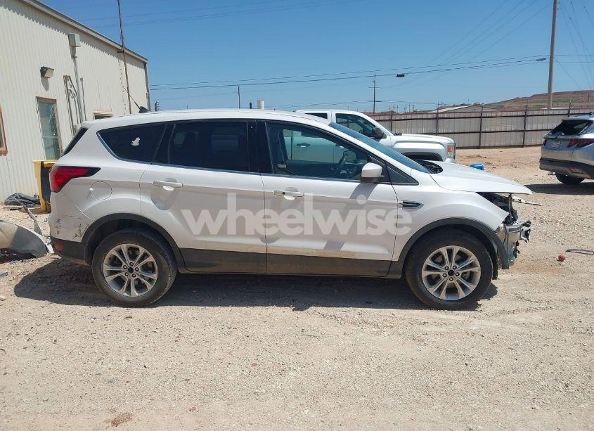 Photo 14 of 2019 Ford Escape SE (VIN 1FMCU0GD5KUA56050)